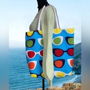 Estee Lauder / Lisa Perry
Tote bag
16’ inch long X 15’ inch wide .